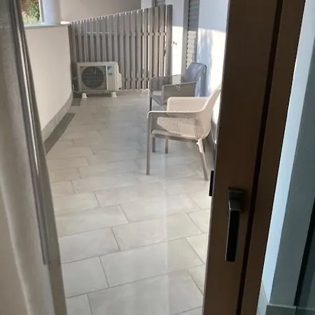 House 71 * Verona