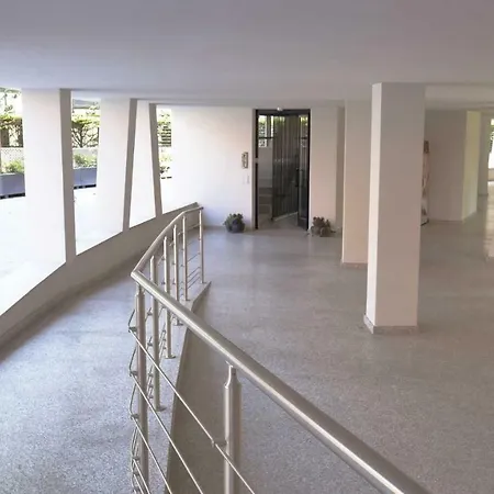Apartment House 71